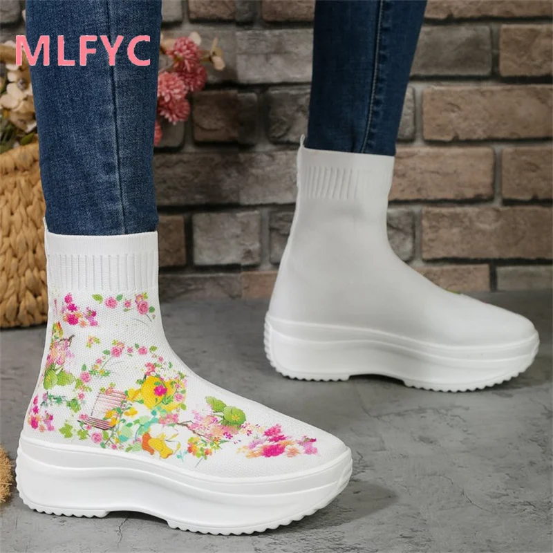 Large Knitted Breathable Sports Casual Shoes for Women New Lightweight Soft Sole Non slip Socks Shoes for Women's Single Shoes
