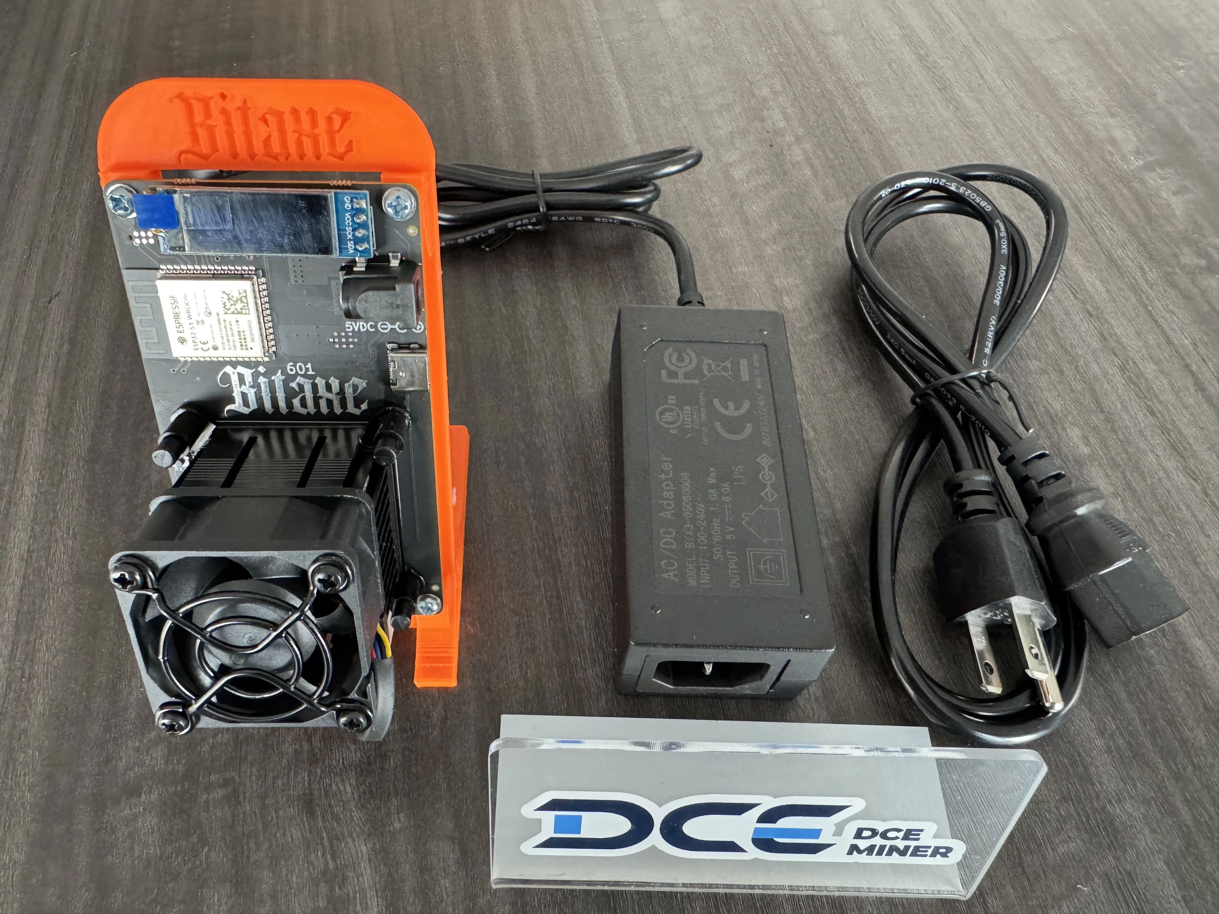 新品 Bitaxe Gamma 601 1.2T ビットコイン ソロマイナー PSU 付き 工場