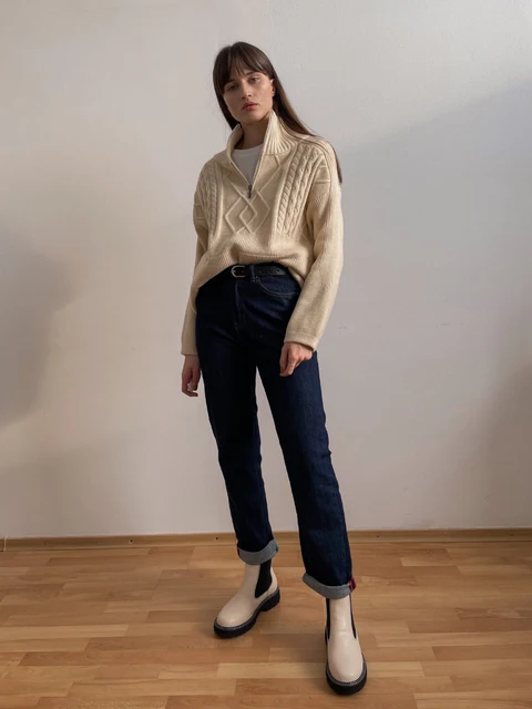 One size wool sweater in beige