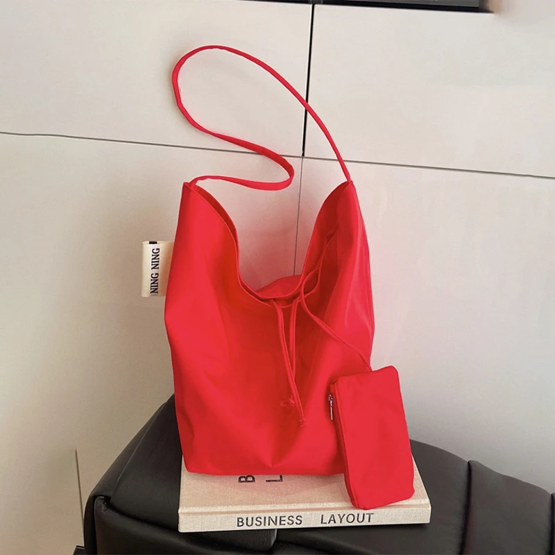 Koreanische Nylon-Schultertasche mit großem Fassungsvermögen, einfarbig, modisch, lässig, Pendler-Einkaufstasche, neue leichte, weiche Damenhandtasche – Detail 10