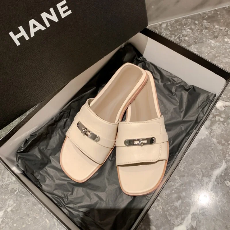 New Classic Single Button Natural Leather Slippers are Comfortable Fashionablea nd Versatile Suitable for any Occasion