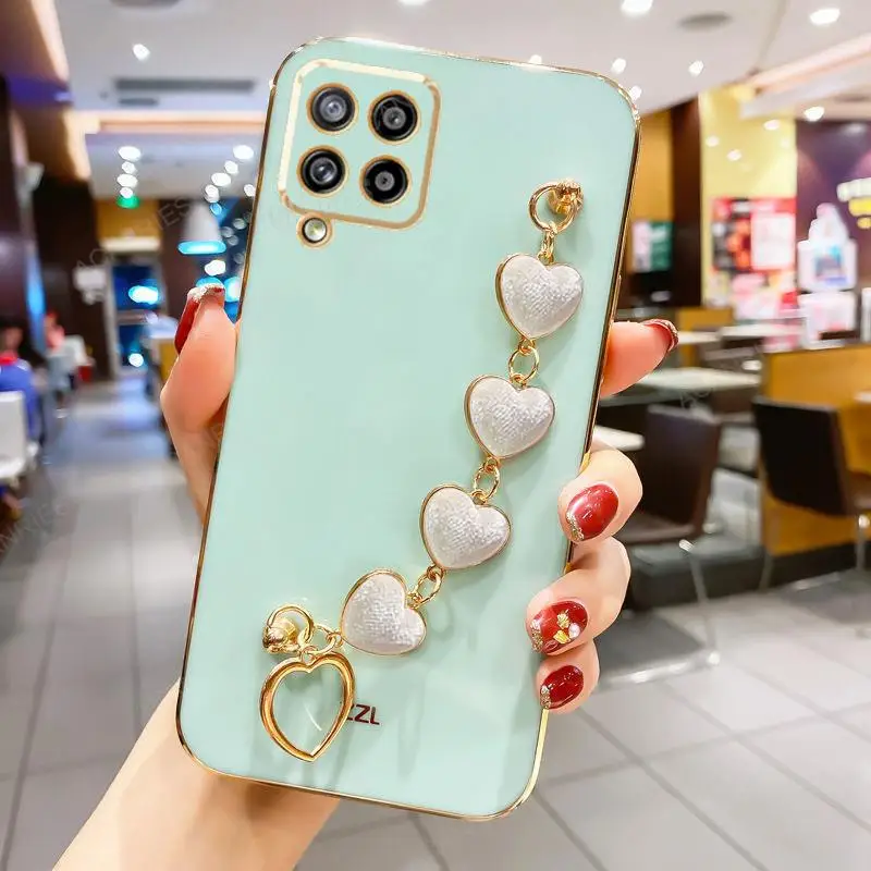 Luxury Love Heart Wrist Chain Silicone Case with Elegant Plating Finish