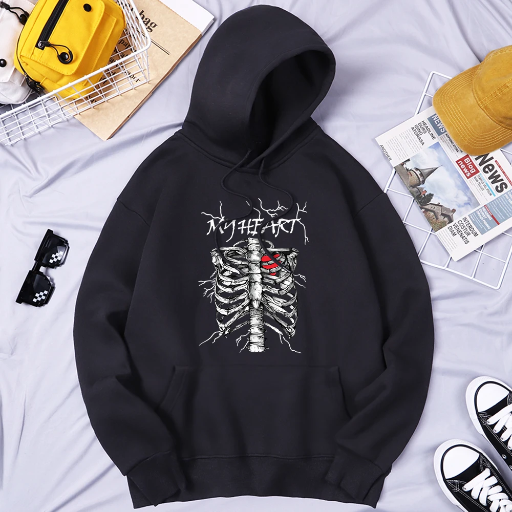 

Heart Protected By Ribs Men Hoodie Vintage Oversized Sweatshirts Fashion Harajuku Tracksuit Comfortable All-Match Men Hoodies