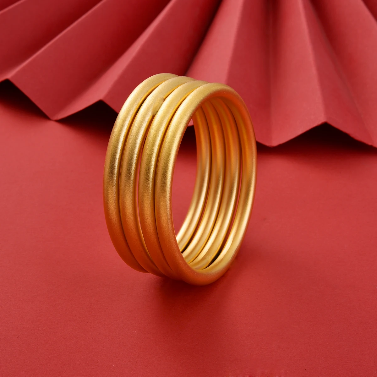 Gold Color Dubai Simple and Elegant Women Bangle Smooth Matte Closed Bracelet for Girls Fashion Exquisite Jewelry Gift Bride Wed 2