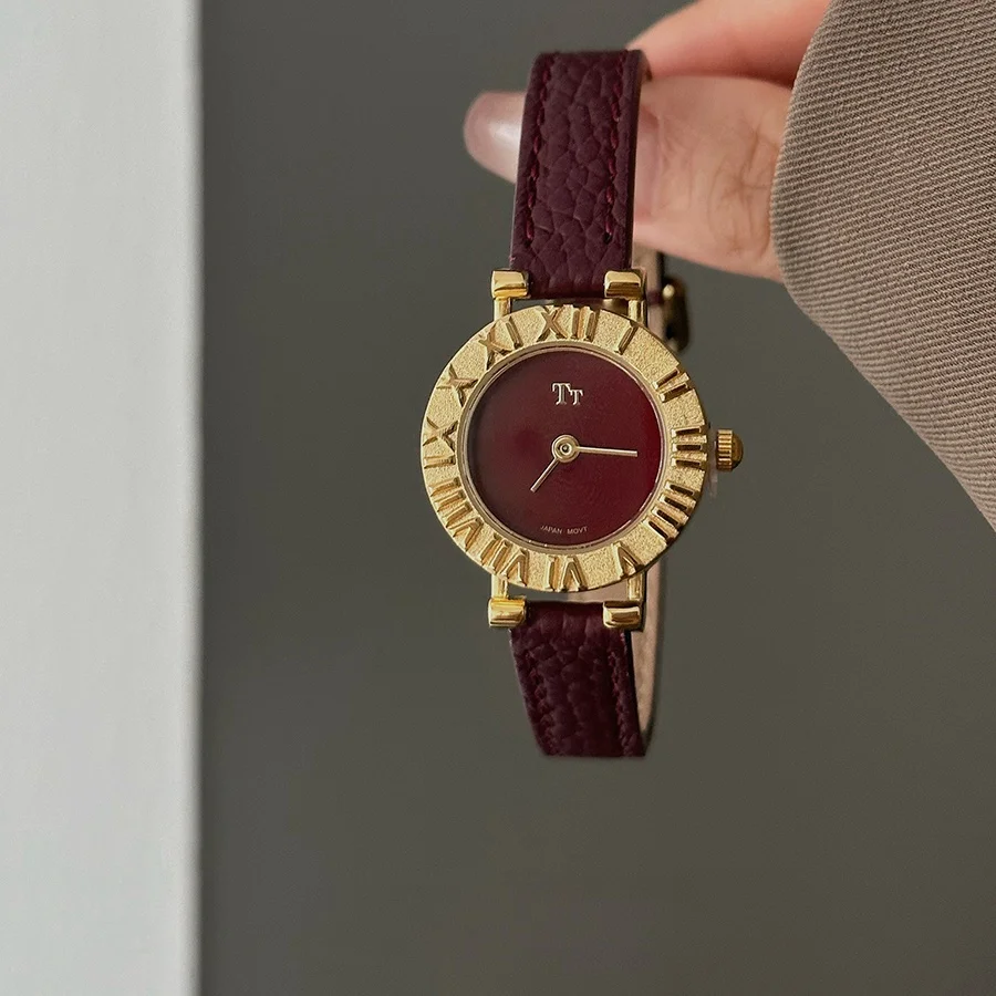 Genuine Leather 2025 New Women's Gift Red Retro Women's Watch Small Luxury Quartz Watch