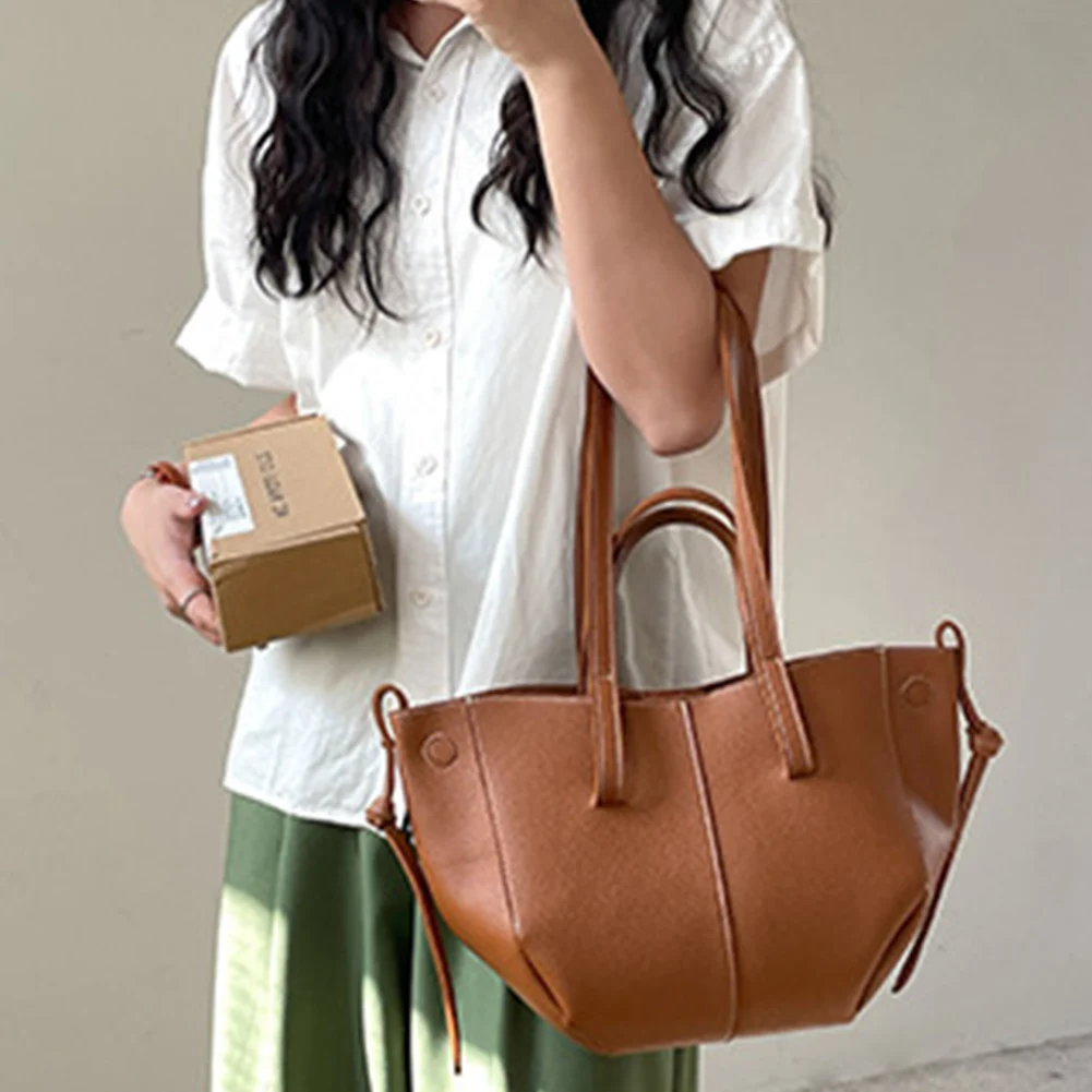 حقيبة حمل نسائية ذات سعة كبيرة، بتصميم ناعم تحت ال...