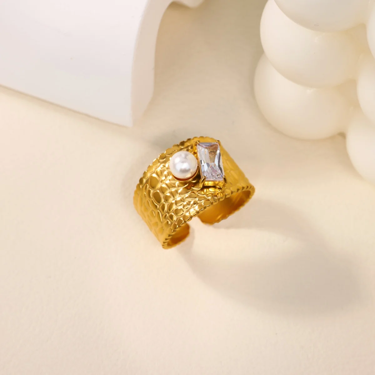 Zircon Textured Pearl Rings for Women