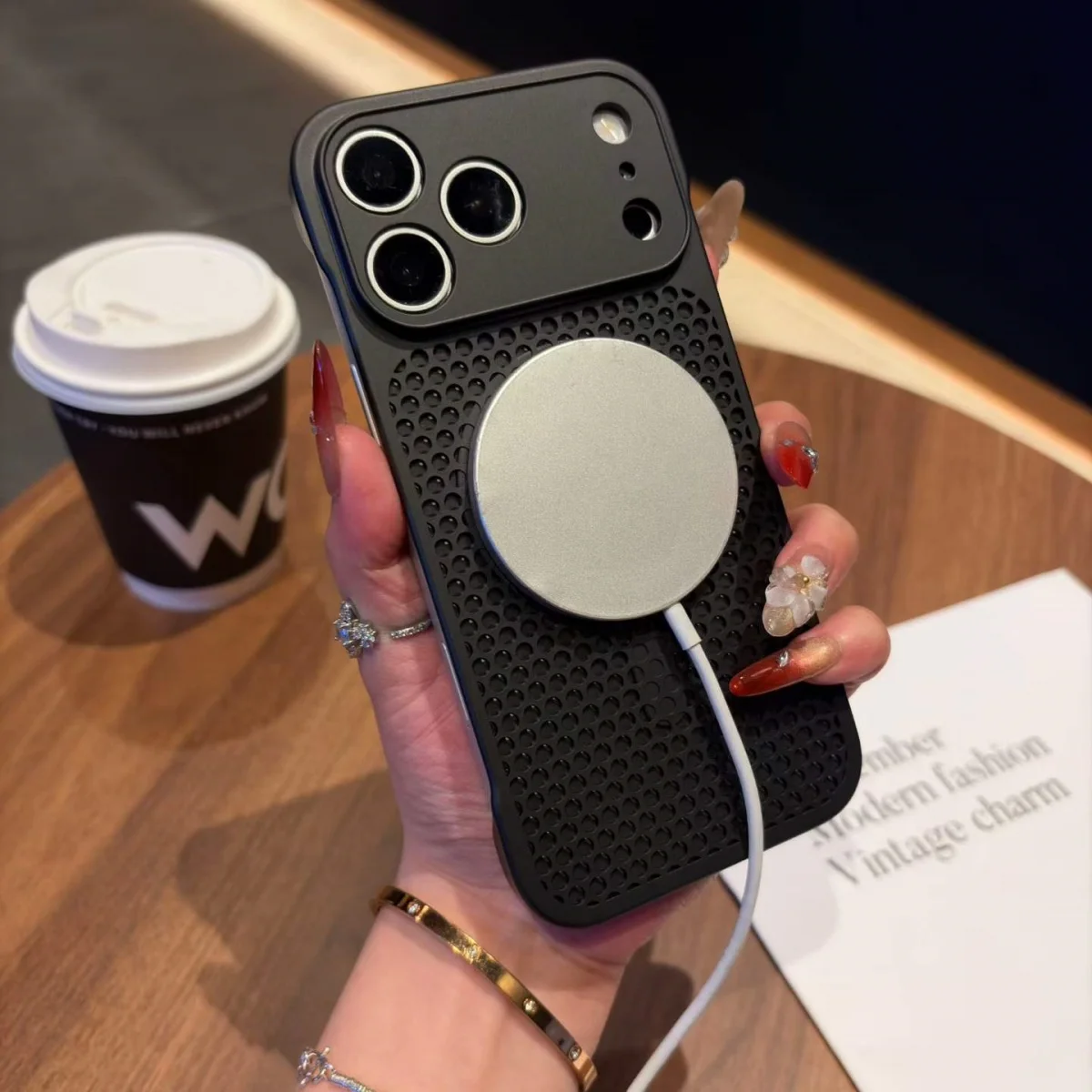 Honeycomb Magnetic Cooling Case with Heat Dissipation and Slim Frameless Design