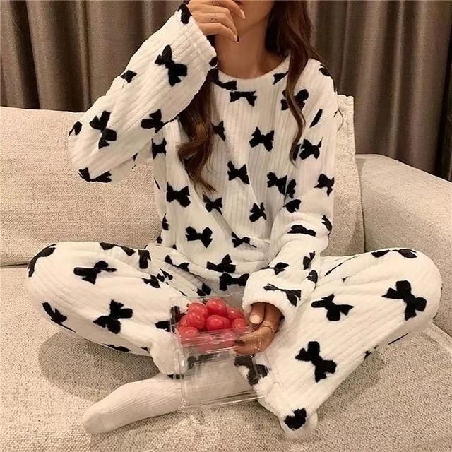 Conjunto de Pijama de franela para mujer, ropa de dormir de vellón, ropa de casa, traje de terciopelo cálido con Kawaii, para invierno _ - AliExpress Mobile