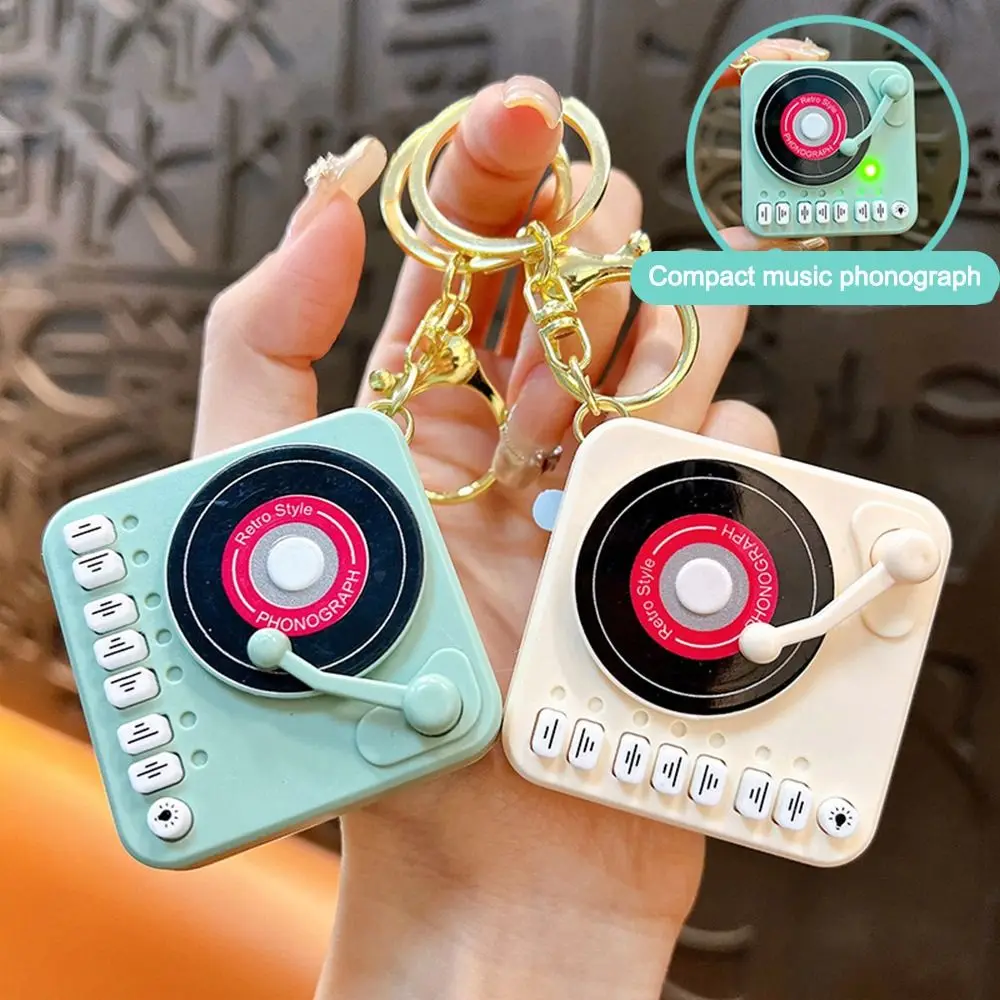 Creative Recordable Record Player Keychain Mini Retro Recorder Toy Phonograph Pendant Couples Gift 3