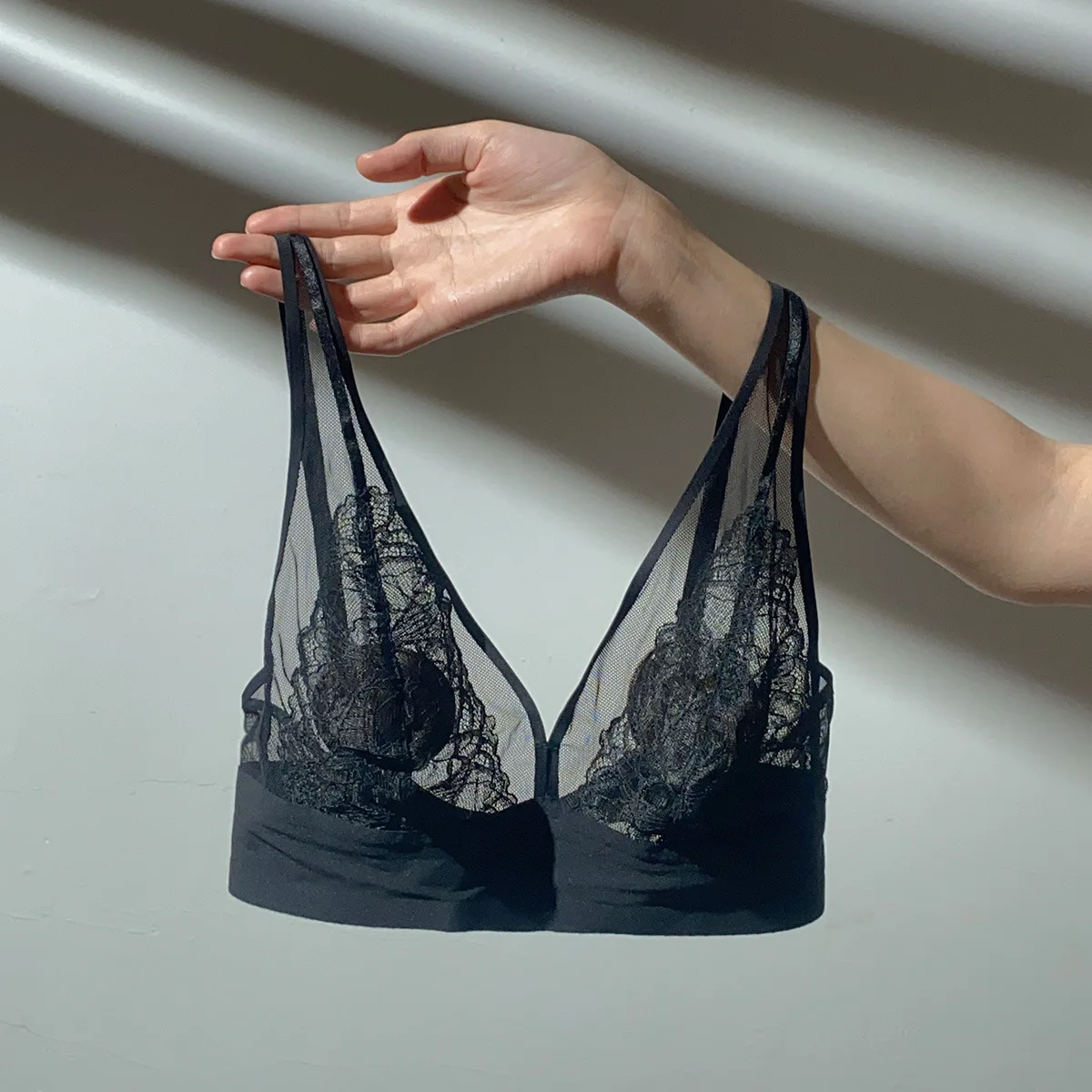 Large size women underwear summer thin section lace sexy non-steel ring collection side breast bra set fixed straps lingerie