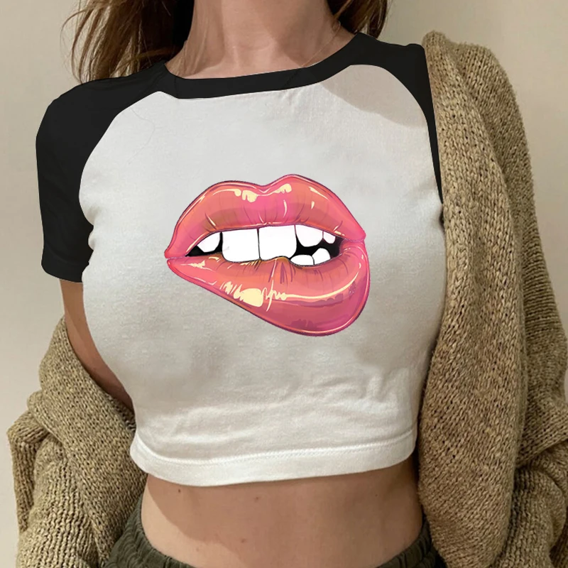 

Sexy Lips Print Crop T-shirt Kiss Me Lip Graphic Casual Women Tshirt Summer Streetwear Fashion Raglan Sleeves Female Short Tees