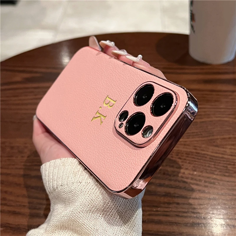 thumbnail image 1 of Funda de piel de cordero de lujo con revestimiento para iPhone 16, 15, 14, 13, 12, 11 Pro Max, personalizada, con iniciales y nombre, 16, 15 Pro, 1 of 5