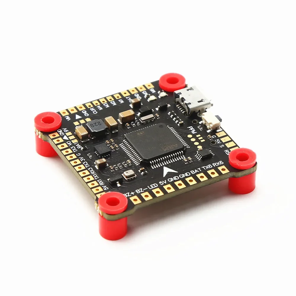 Carte Betaflight F4V3.1S installée dans un drone, avec baromètre intégré OSD pour le vol FPV