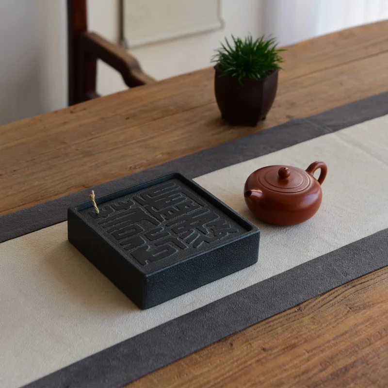 Schwarzes Basalt-Teetablett, handgeschnitzt mit Siegelschrift, quadratisch, mit Wasserspeicher, Kung-Fu-Tee-Set, orientalisch, Zen, für Zuhause, Büro, luxuriöses Geschenk, 15 cm – Detail 6