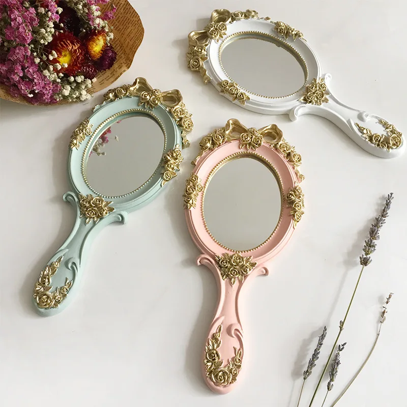 

European Creative Makeup Mirror Mini Handle Mirror Portable Small Mirror