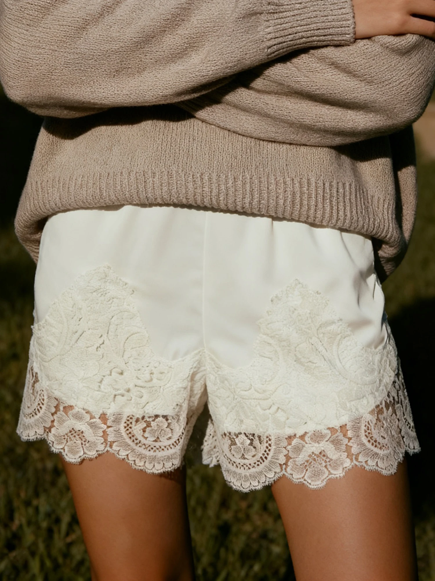 Women s Boho Style High Waist Floral Print Wide Leg Palazzo Pants Elastic Waistband Casual Beach Pants with Tassel Trim