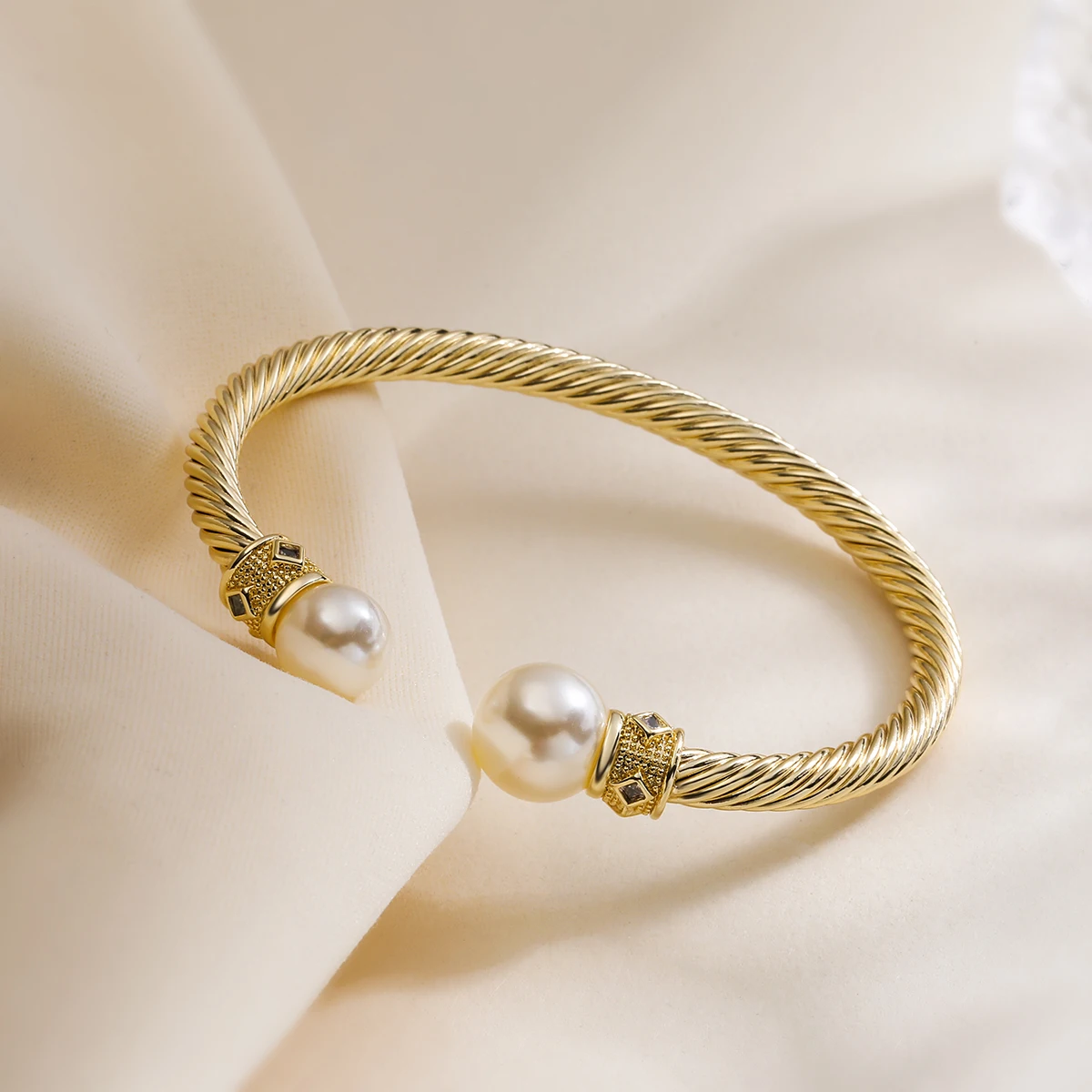 Mafisar Luxury AAA Cubic Zirconia Pave Setting Imitation Pearl Vintage Style Cuff Bracelets For Women Accessories