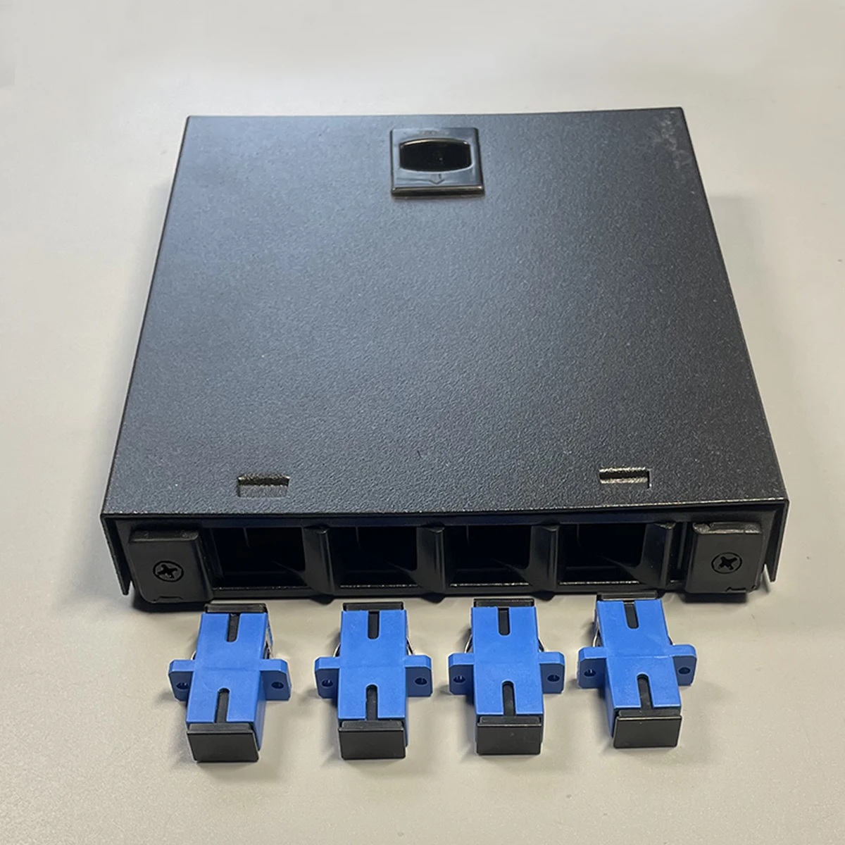 4-Port Fiber Optic Terminal Box SC ( Flange & Pigtail Options Available) FTTH Fiber Box Distribution