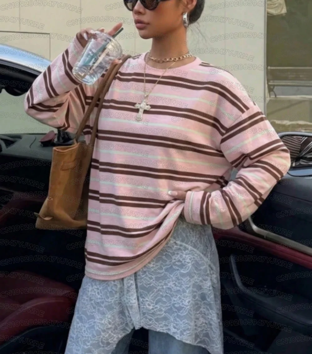 Frühlings- und Herbst-Damen-T-Shirt mit minimalistischem Streifenmuster, Rundhalsausschnitt, langen Ärmeln, Übergröße, im Retro-Amerikanischen Stil.