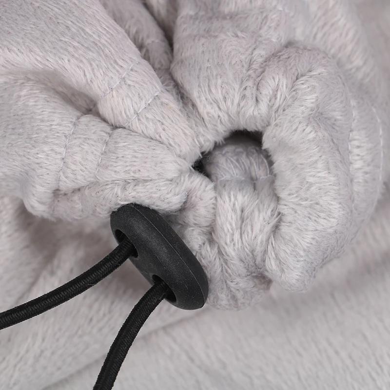 alt="Soft Foot Protection Gloves for a Paraffin Heat Wax Spa, suitable for manicure and pedicure.