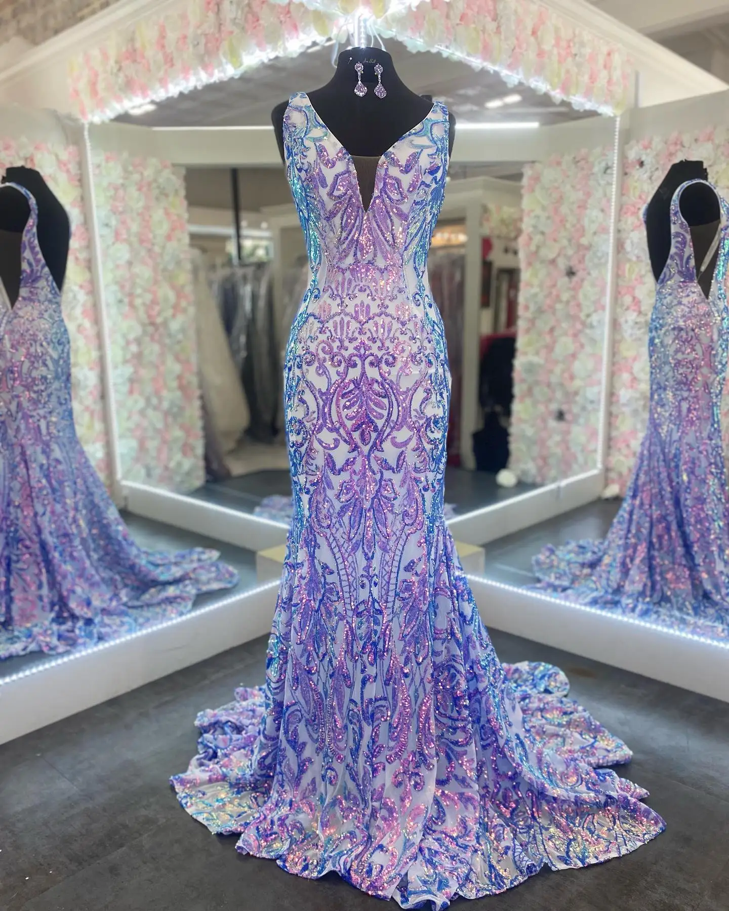 

Shimmery Iridescent Sequin Prom Dress Plunging V-Neckline Intricate Pattern Lady Preteen Teen Girl Pageant Gown Formal Party