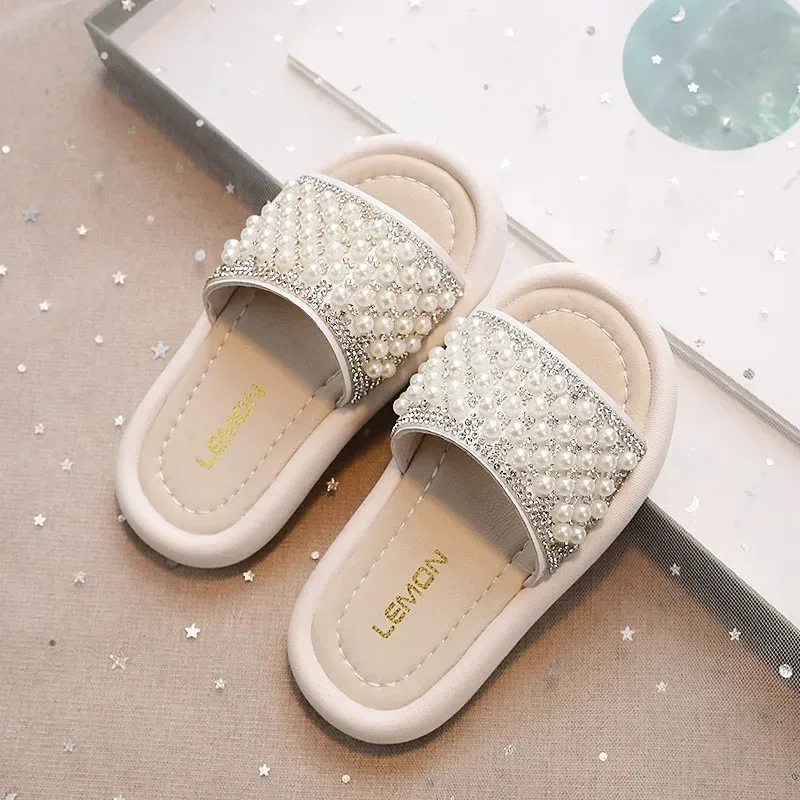 

Girls Pearls Slippers Kids Beading Rhinestone Beach Shoes Children Summer Soft Soled Snadals Classic Children Flip-flops Flats