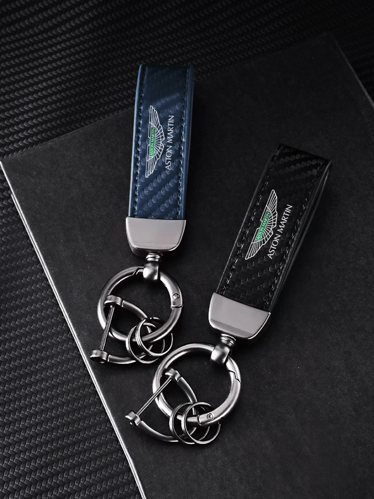 Aston Martin Carbon Fiber Look Sleutelhanger - Premium metalen clip sluiting