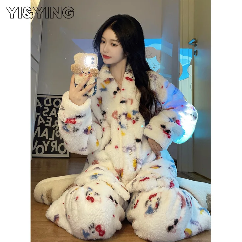 

[YI&YING] Autumn and Winter New Coral Fleece Pajamas for Women's Warm and Cute Cartoon Flannel Wearable Home Fury Set WAZC990