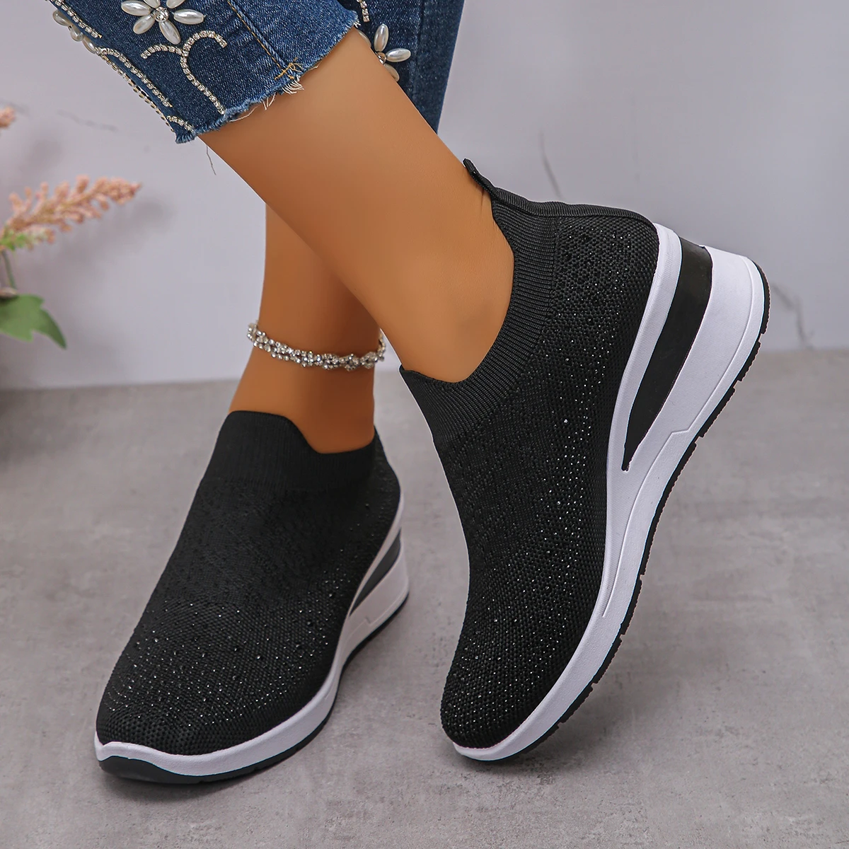 Strass-Dekor-Keil-Sneaker für Damen, atmungsaktiv, gestrickt, rutschfest, für Damen, bequem, zum Hineinschlüpfen, weiße Sportschuhe – Detail 3