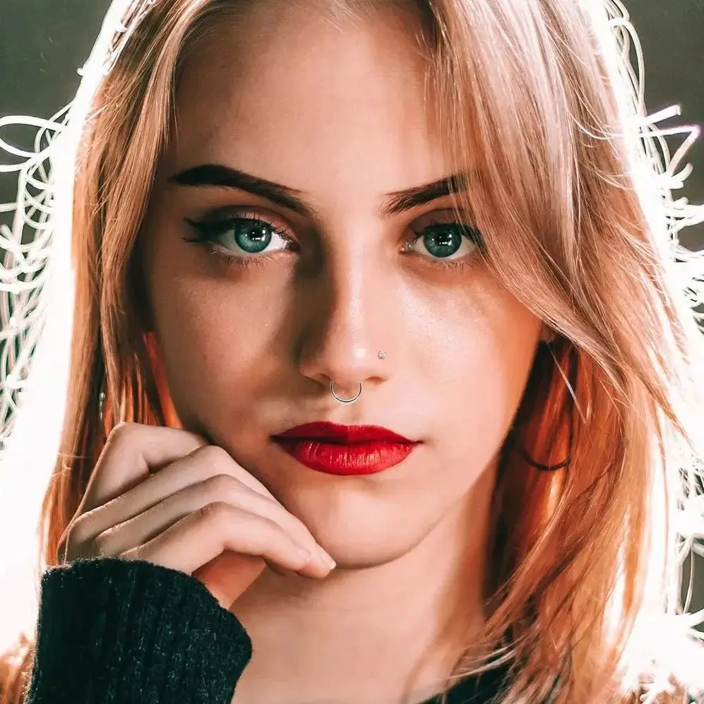 Рисунок 6 - Серьги-гвоздики Drperfect из хирургической