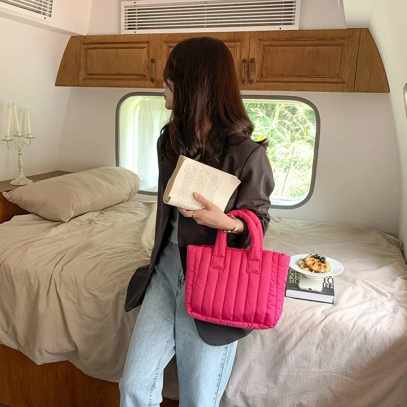 

Women's winter new trendy handbag, high-end fashion, large-capacity down bag