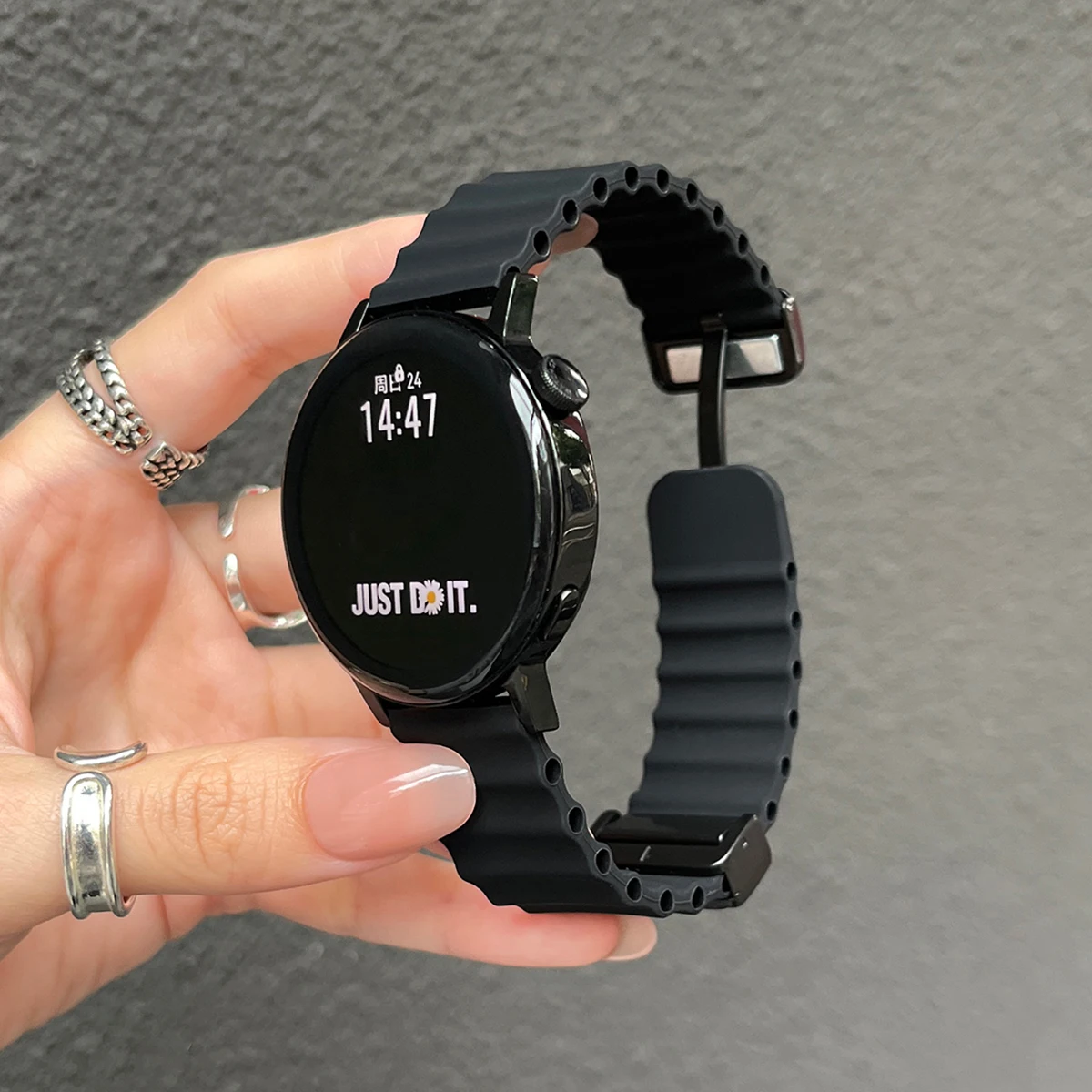 Ocean Silicone Adjustable Loop Strap – Durable and Stylish Watchband Accessory