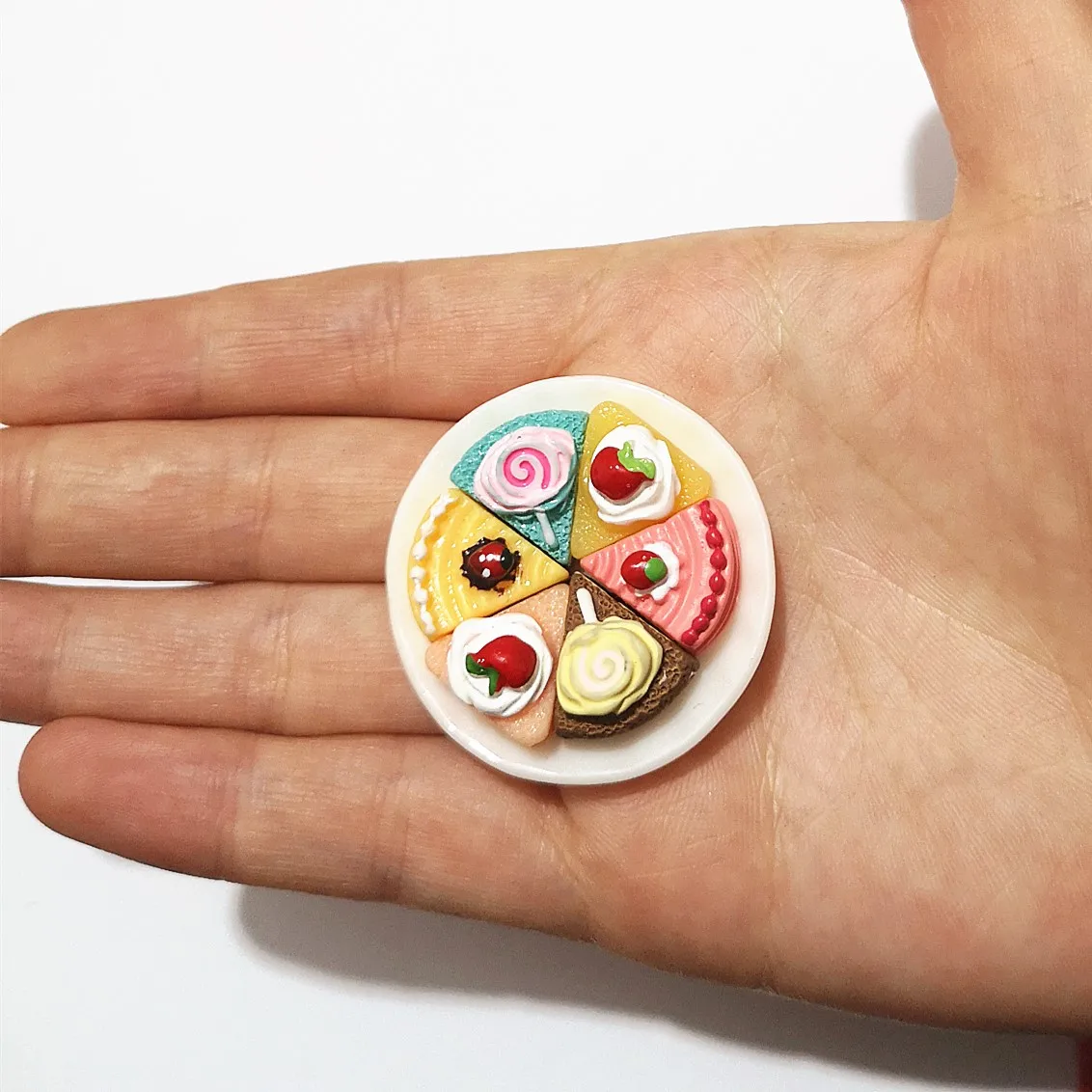 Рисунок 2 - Миниатюрный Кукольный домик