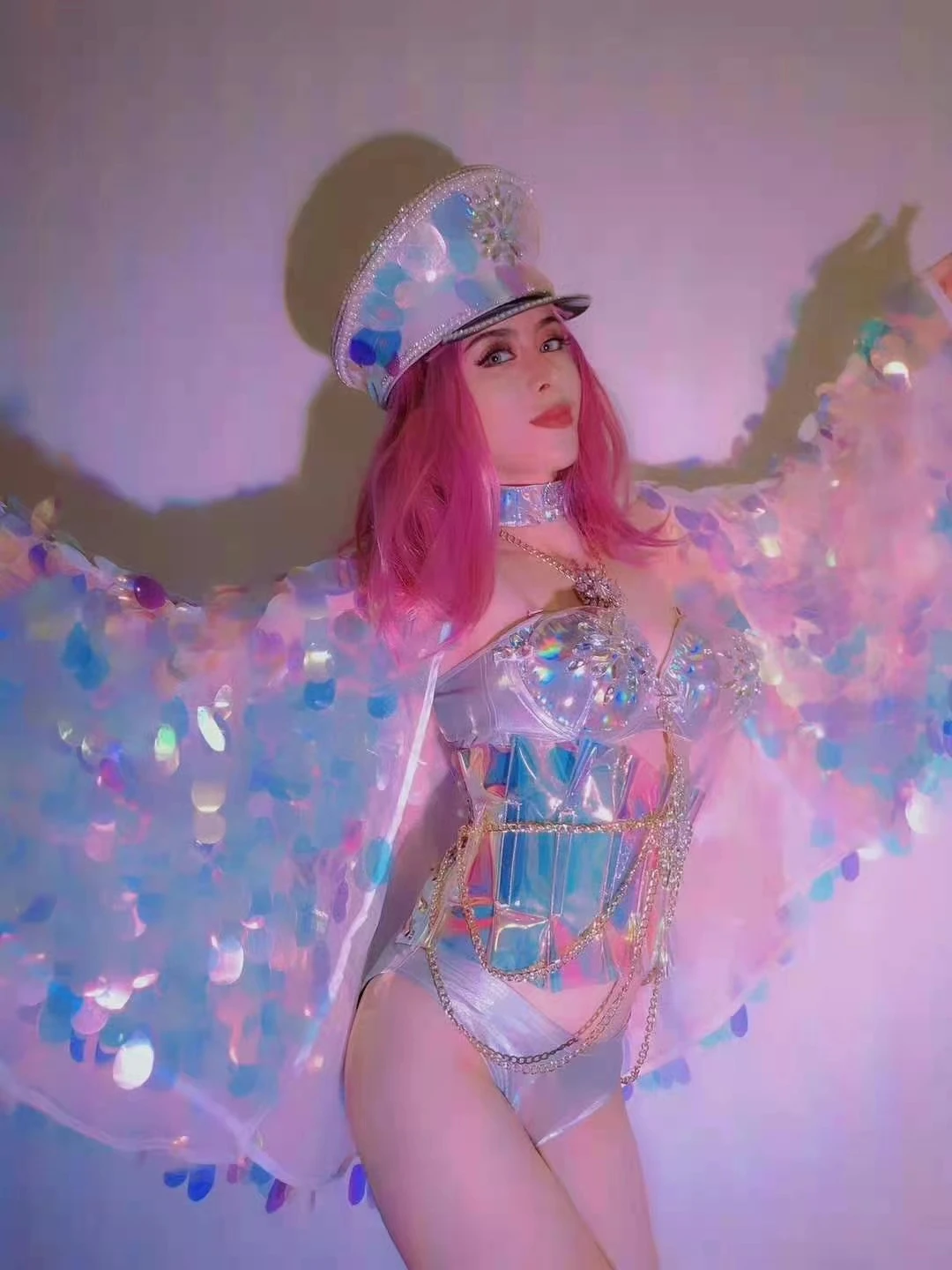 

Sexy Nightclub Bar Singer Dancer Show Colorful Sequins Shawl Bikini Hat Dance Costume Outfits Women Performance Shiny Stage Wear