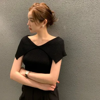 Schlanke gestrickte T-Shirts Frauen Sommer dünne Turn-Down-Kragen V-Ausschnitt Tops Mode koreanische elegante hochela tische Kurzarm Strickwaren — изображение 4