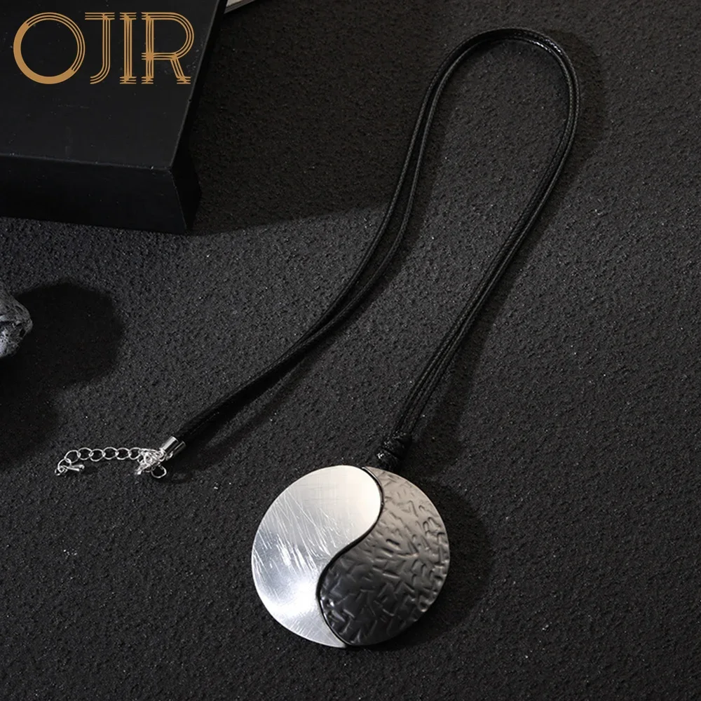 

Vintage Round Bagua Map Suspension Pendants Aesthetic Trending Necklace for Women Valentines Day Gothic Accessories Wholesale