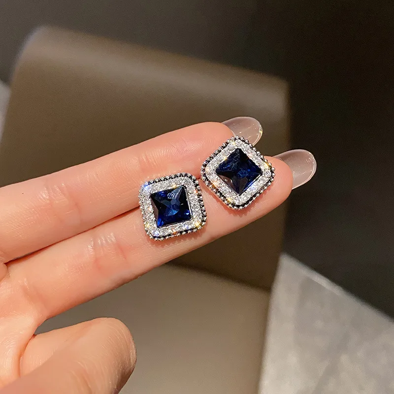 New Trendy Square Shape Stud Earrings Blue Rhinestone Crystal Brilliant Bridal Engagement Wedding Jewelry Elegant Female Gift