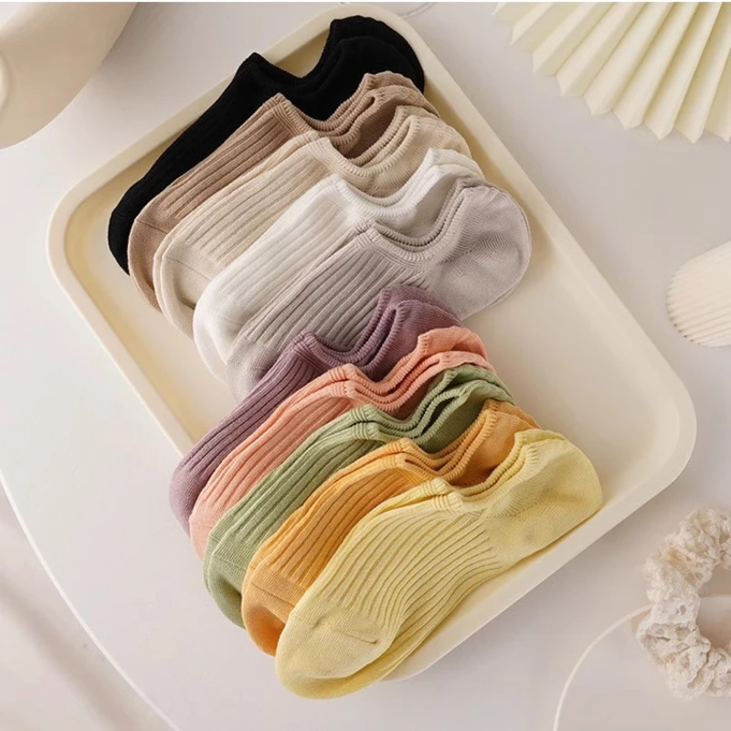 Woman Socks 5 Pairs Vertical Strip Solid Color Light Mouth Cream Invisible Boat Socks