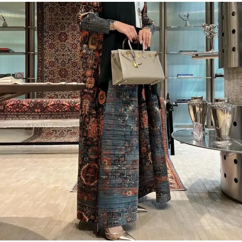 عباية تراثية فاخرة بنقشة شرقية – قصة كلاسيك راقية