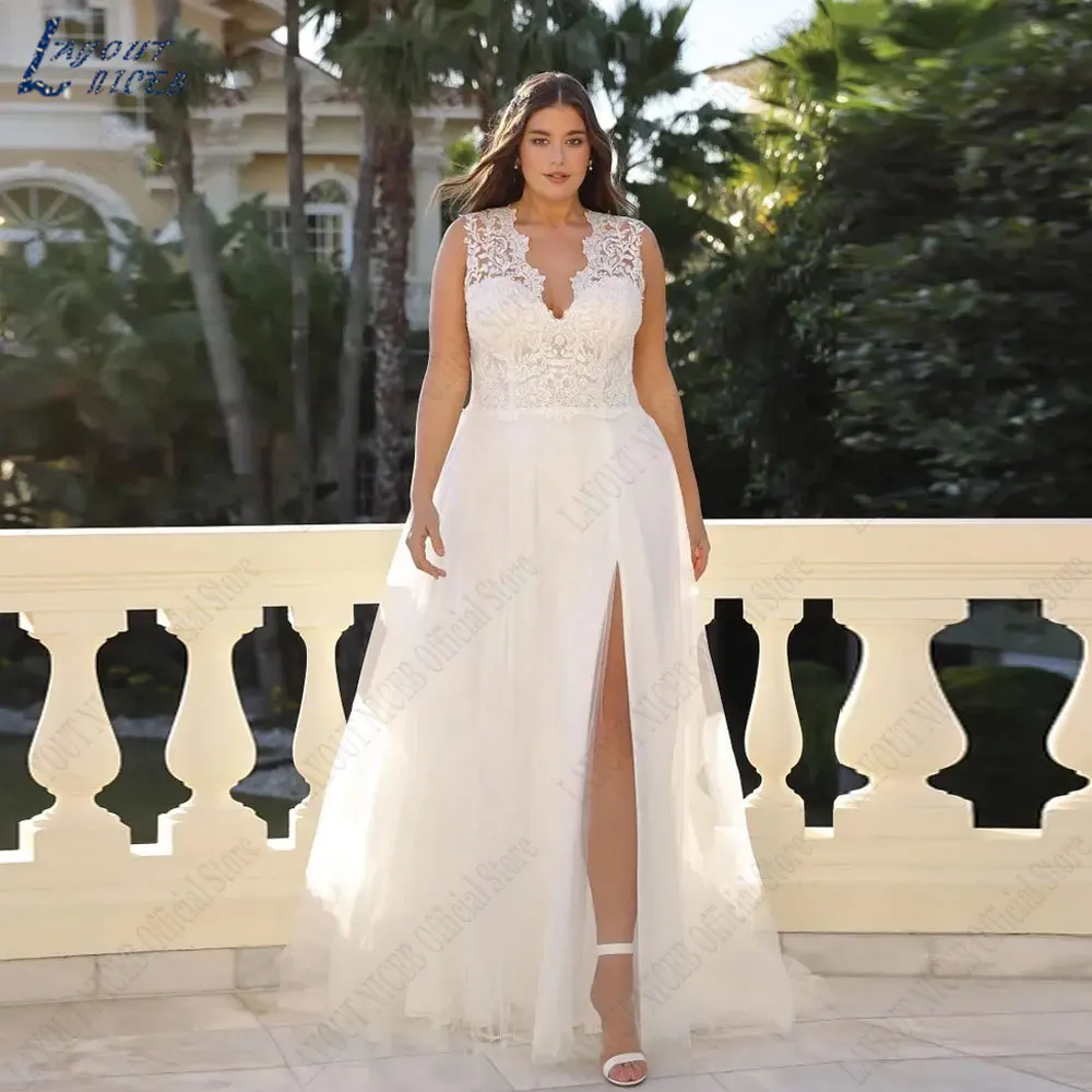 

LAYOUT NICEB Plus Size A-Line Wedding Dresses Lace Spaghetti Straps Bride Dress Side Split Appliques Tulle robe de mariée 2024