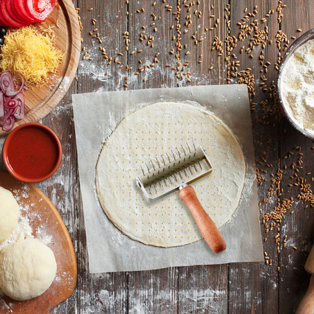 Stainless Steel Wheel Pizza Bread Needle Puncher Roller Pie Pastry Dough Roller With Wooden Handle For Baking Making Supplies