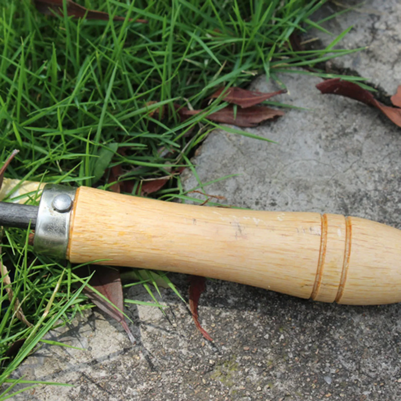 Multifunctional Small Hoe With Wooden Handle, Household Flower Hoe, Gardening Hoe, Outdoor Agricultural Tool and Garden Tool 3