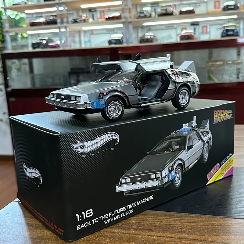 デロリアン 1/18スケール モデル Hot Wheels Back to the Future