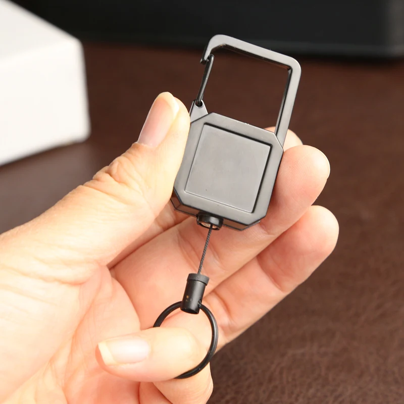 Retractable Anti-Loss Key Chain with D-Shaped Carabiner and Easy-Pull Lanyard