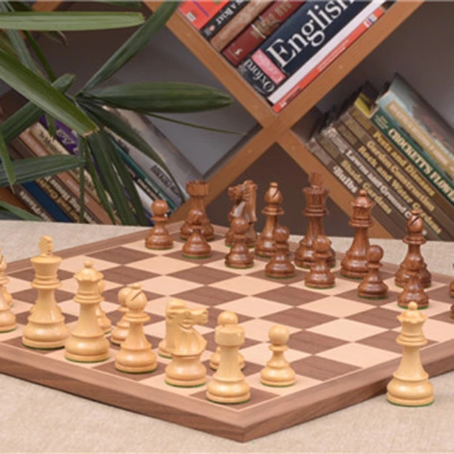 Lindo tabuleiro de xadrez  Chess board, Chess set, Chess set unique