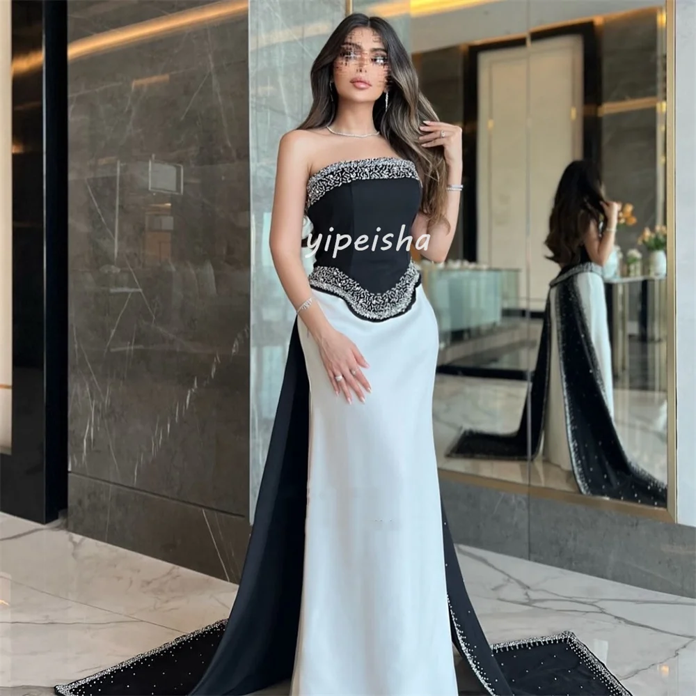 فستان سهرة مطرز طويل فاخر