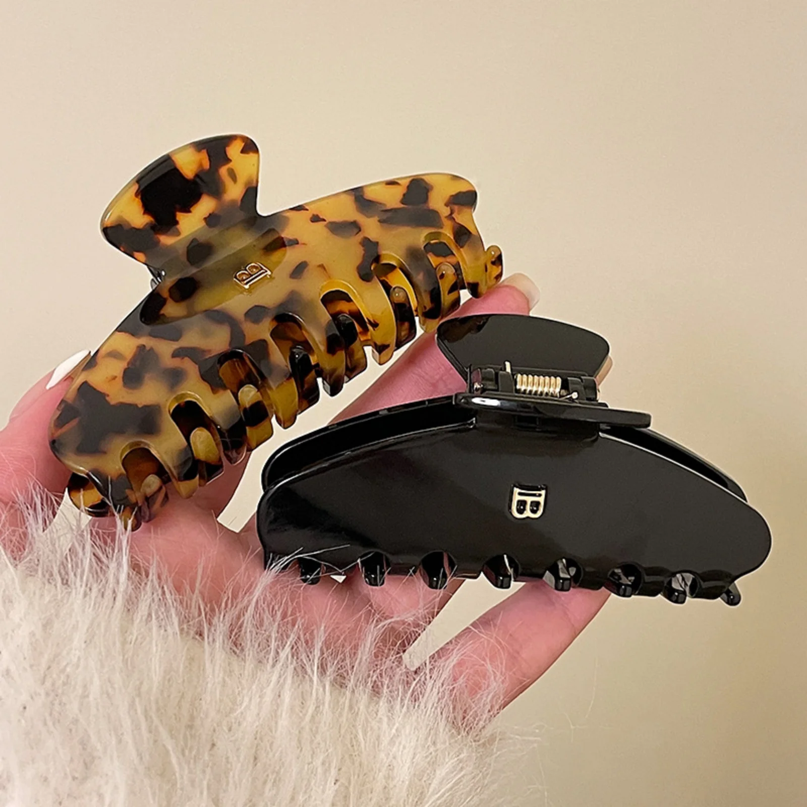 1PC　2025 Letter Hairclaws 9CM Shark Clip High Ponytail Hair Grab Clip Headwear Women's Fashion Barrettes Hair Accessories New