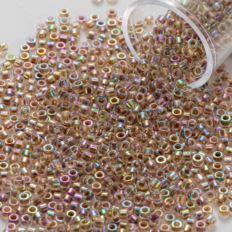 Miyuki Round Rocaille Seed Bead 15/0 Silver Lined Light Gold, Adult Unisex, Size: 3 Grams