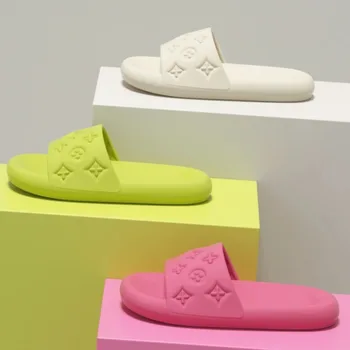 2026 High end fashion cool slippers for women in summer, with a sense of stepping on poop, thick bottom bathroom EVA slippers 1